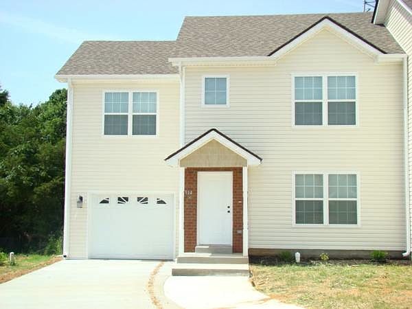 1st image of 914 Gregory Mills Dr