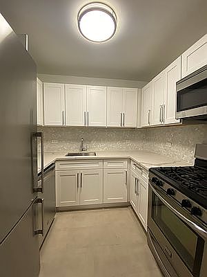 1st image of 160 E 88th St Floor 5