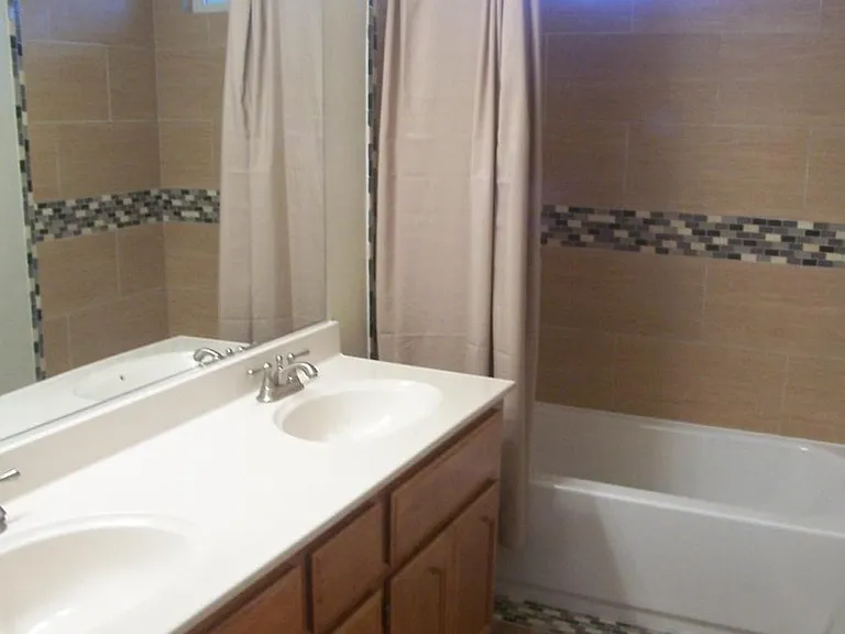 2314 Halsey Cir — Photo 9