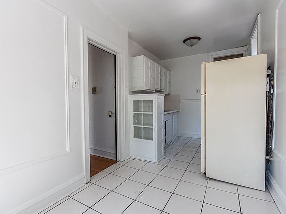 3rd image of 1474 W Winnemac Ave