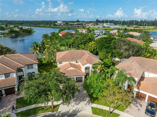 13317 NW 14th St, Pembroke Pines, FL 33028