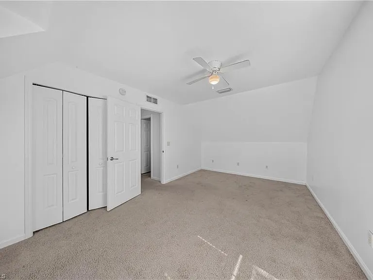 250 Leawood Cir — Photo 18