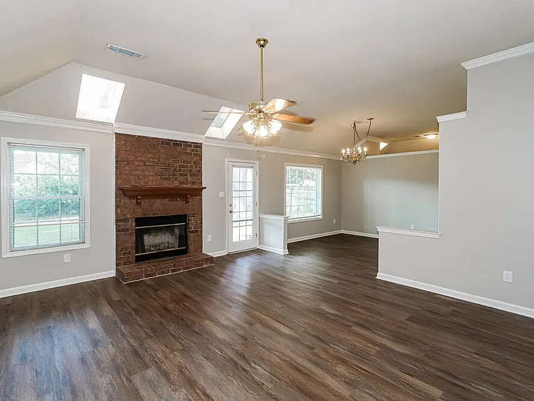 6708 Dawnhill Rd — Photo 4