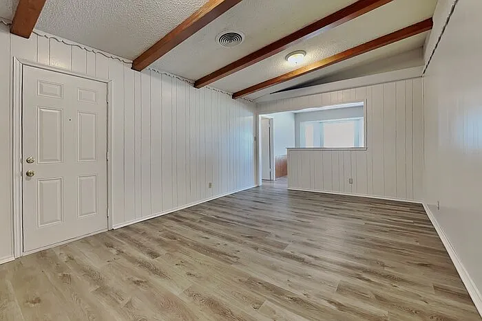 4 bed, 2.0 bath, 2062 sqft, $1,895 — Photo 4