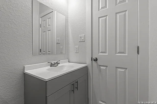 117 Magendie St — Photo 17