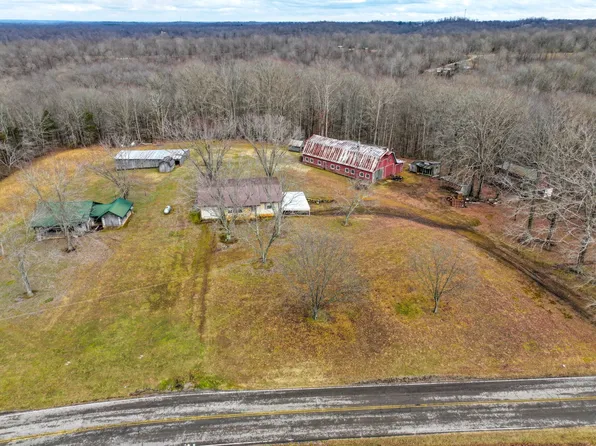 3360 Bowker Rd, Charlotte, TN 37036