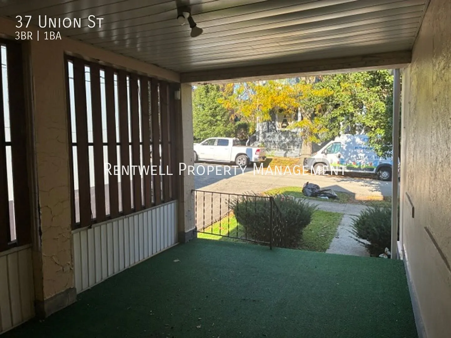 Well-Maintained Charming 3-Bedroom Duplex — Photo 2