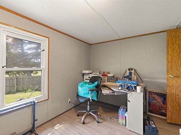 3rd image of 7643 Liberty Rd