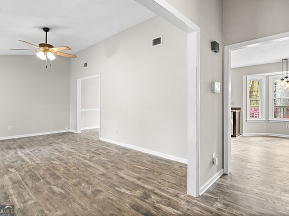 2nd image of 3205 Pond Ridge Trl