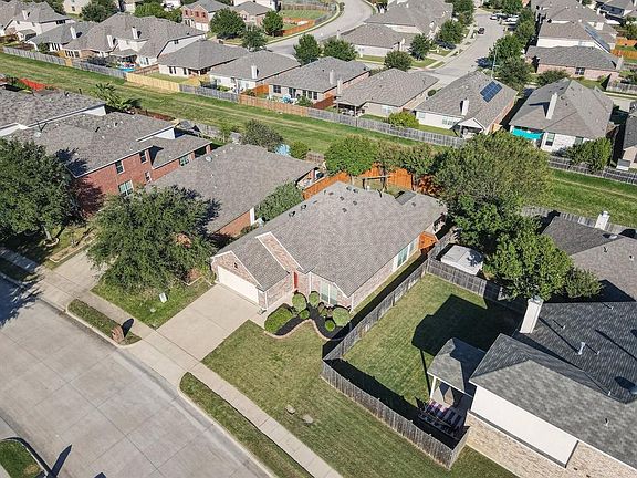 4th image of 8808 Weller Ln