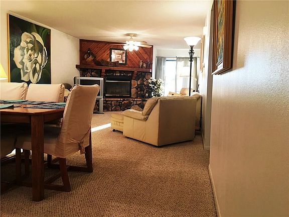 Fully furnished condo just waiting to be your new lake place!
