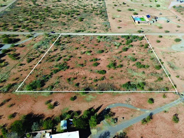 10300 E Vista Montanas Rd #4, Hereford, AZ 85615