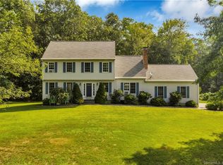 12 Spencer Hl, Clinton, CT 06413