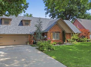 6121 E 52nd Pl, Tulsa, OK 74135