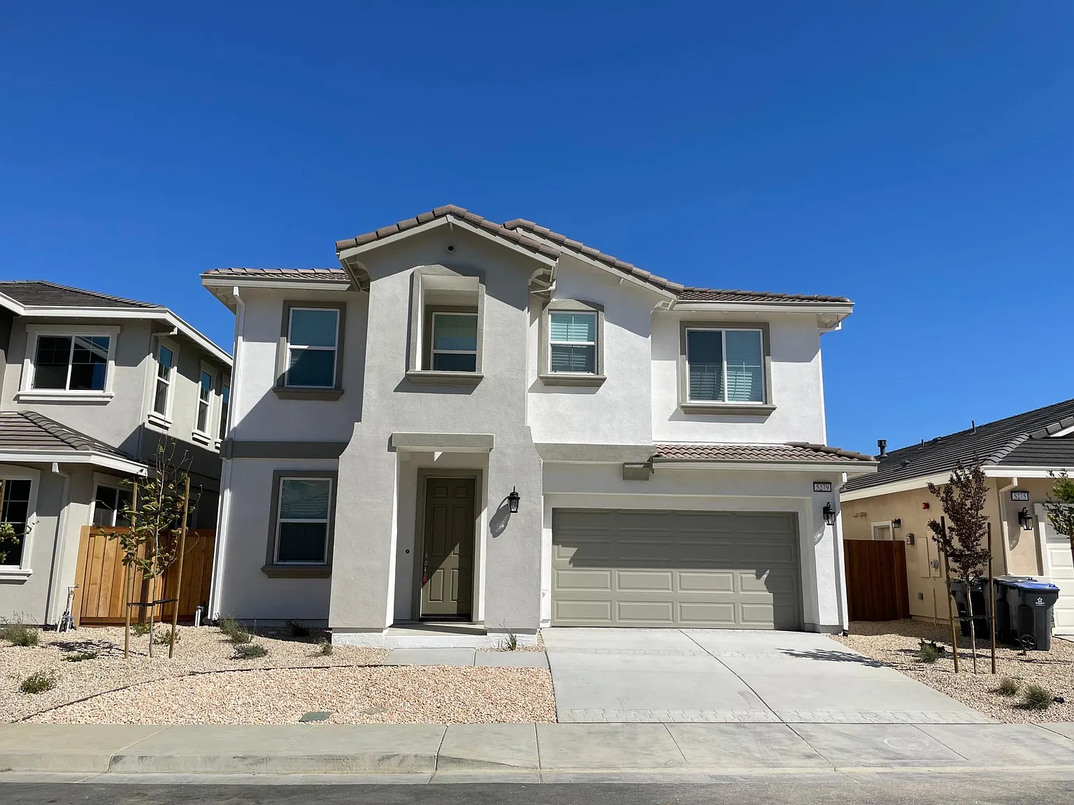499 Yarrow Dr photo 1