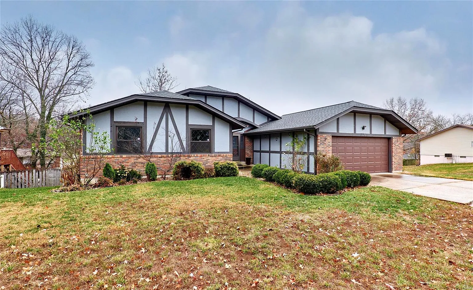 854 San Sebastian Dr photo 1