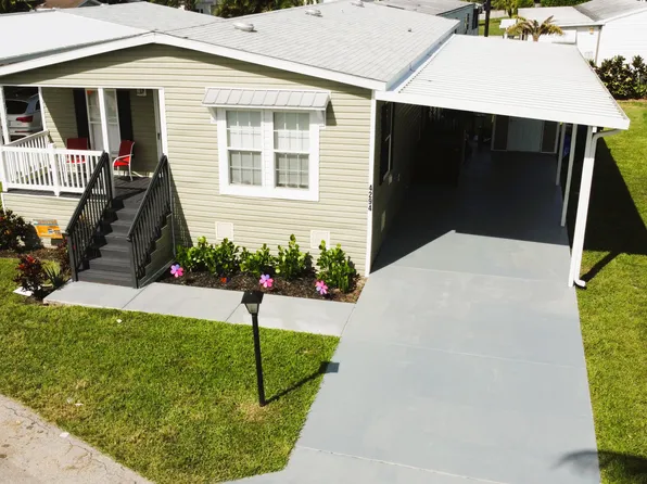4294 Janet Drive #825, Greenacres, FL 33463