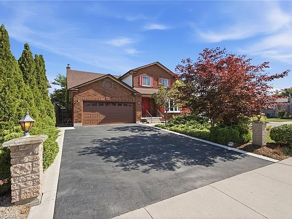 4th image of 102 Trenholme Cres