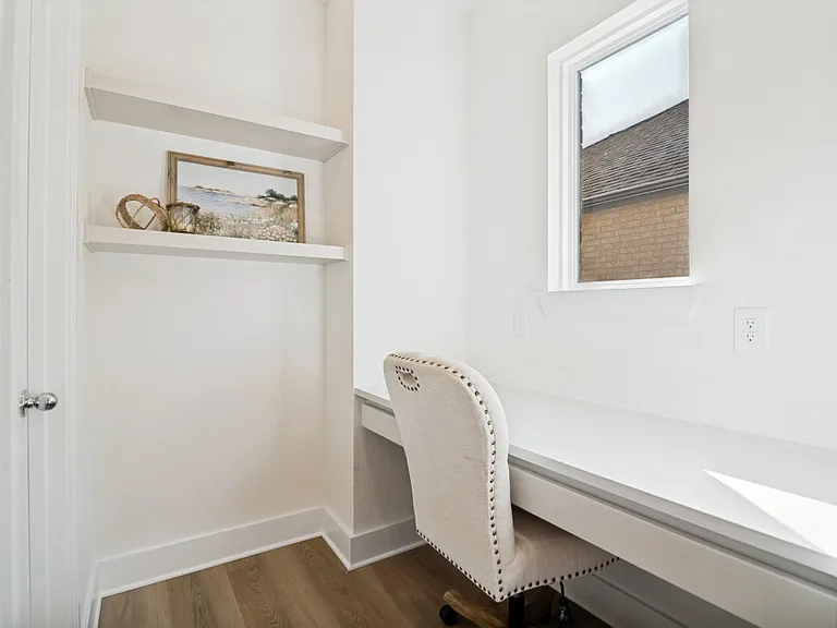 1046 Bearing St — Photo 16