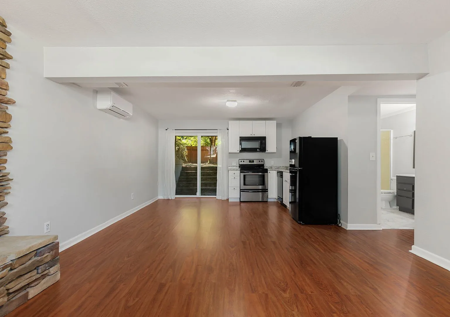 Beautiful 4 Bedroom Home on Quiet Cul-de-Sac Ideal for Multi-Generational Living! — Photo 3