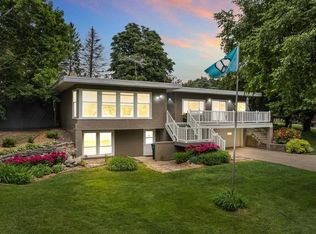 1242 E Edgewood Dr, Appleton, WI 54913