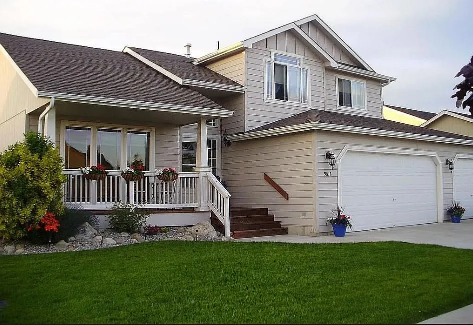 4 bed, 2.5 bath, 2300 sqft, $2,800 — Photo 1