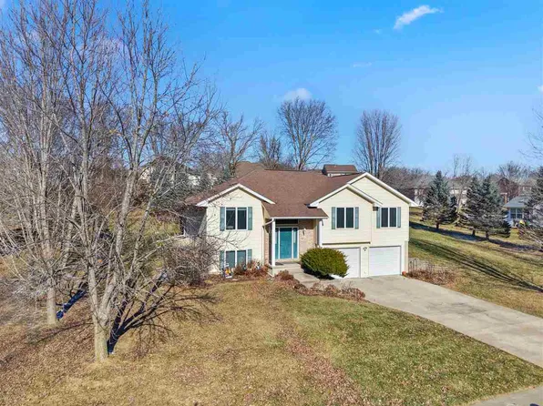 915 Maplewood Dr, Coralville, IA 52241