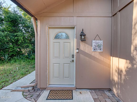3rd image of 335 Timberline Trl