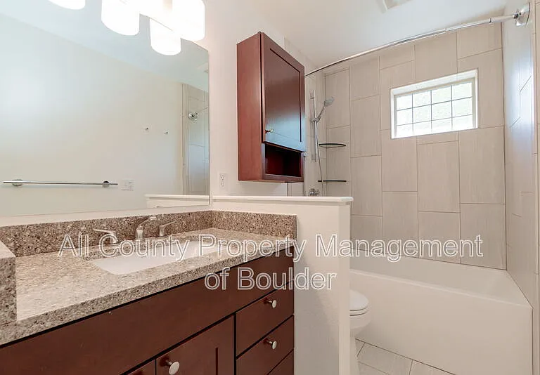 1288 Redwood Ave — Photo 14