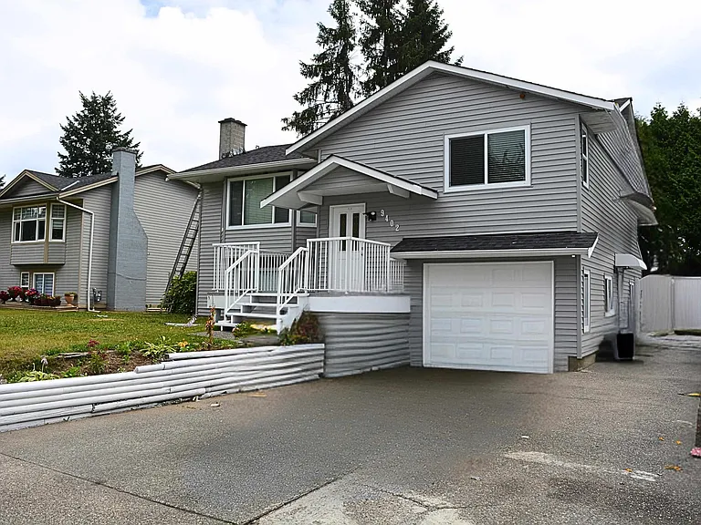 9402 Prince Charles Blvd — Photo 2