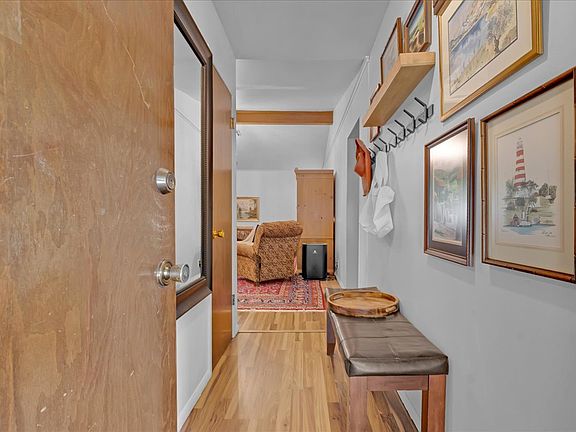4th image of 219 E 56th Pl