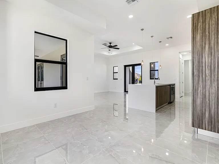 2833 NW 45th Pl — Photo 15