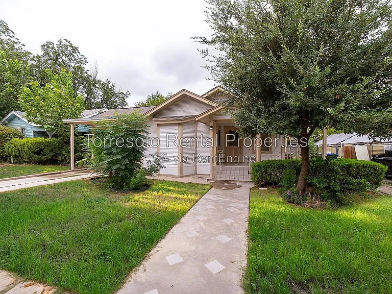 1927 Lee Hall St #A — Photo 4
