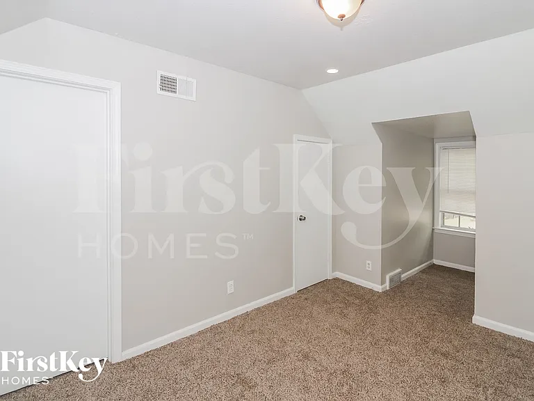 5191 Kingswood Cv — Photo 16