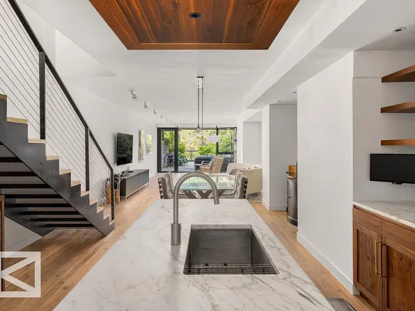 90 Furman St #N216, Brooklyn, NY 11201