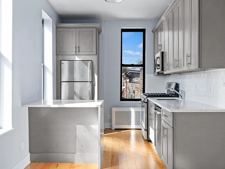 2901 Avenue D #2R — Photo 4