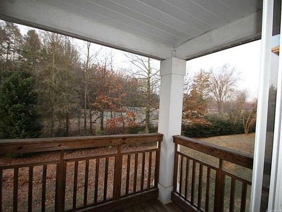 Balcony in rear