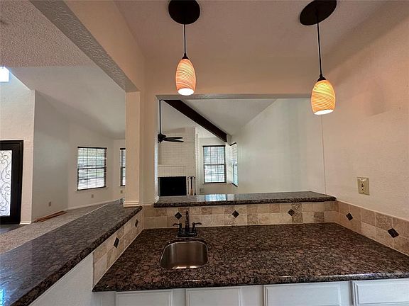 4th image of 2223 Greencove Ln