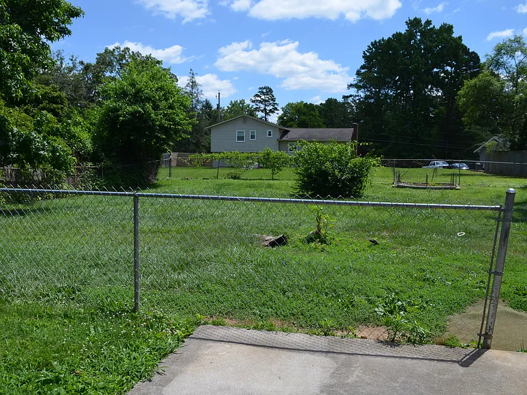 720 Waco Rd — Photo 12