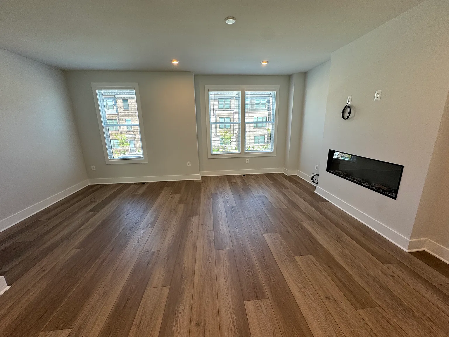 3 bed, 1943 sqft, $2,675 — Photo 4