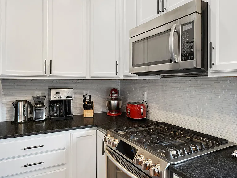 662 NW Mount Washington Dr — Photo 13