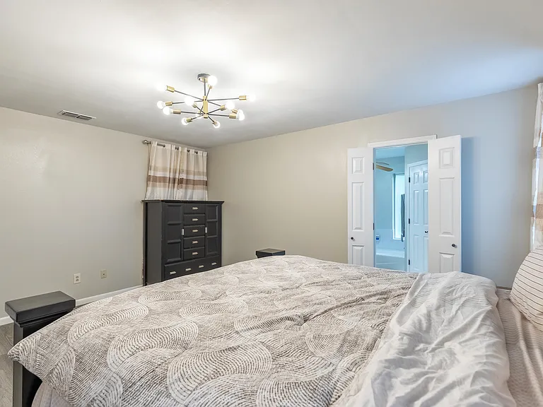 857 Chaucer Dr — Photo 11