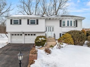 17 Sherry Rd, East Brunswick, NJ 08816