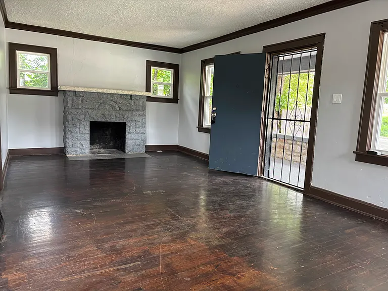 6632 Brooklyn Ave — Photo 5