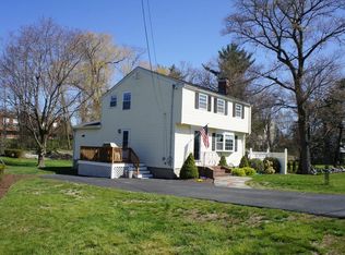 8 Ganley Dr, Burlington, MA 01803