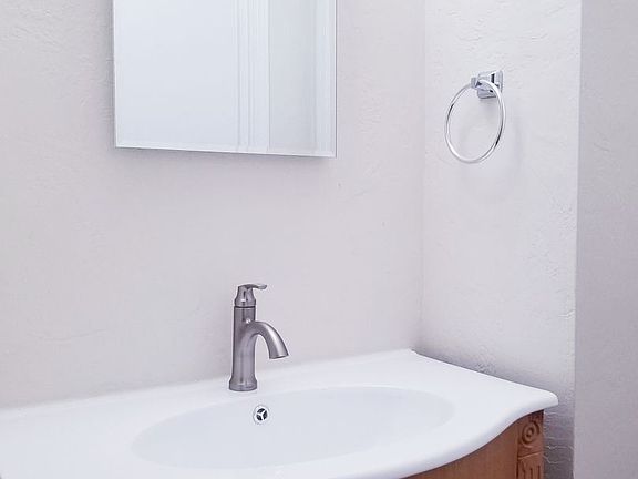 4th image of 831 Sacramento St #45