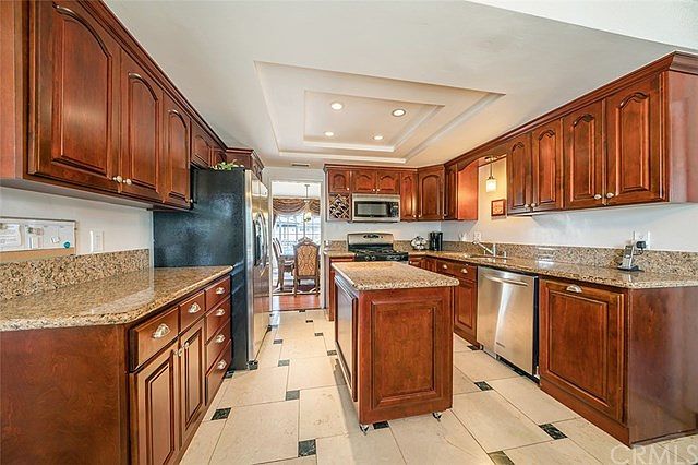1st image of 3113 E La Veta Ave