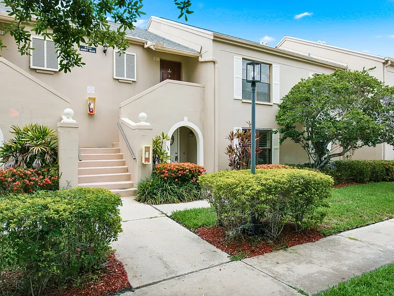 2453 Egret Blvd #1 — Photo 9