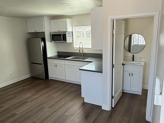 4th image of 8956 Annetta Ave