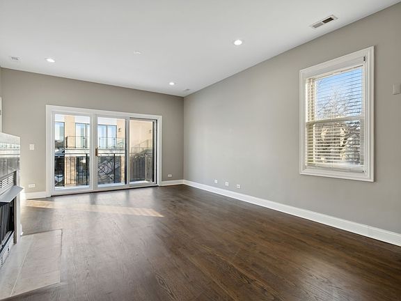 2nd image of 524 N Hermitage Ave APT 9